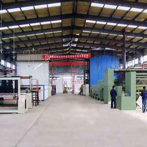 經(jīng)編滌綸土工格柵車(chē)間一角